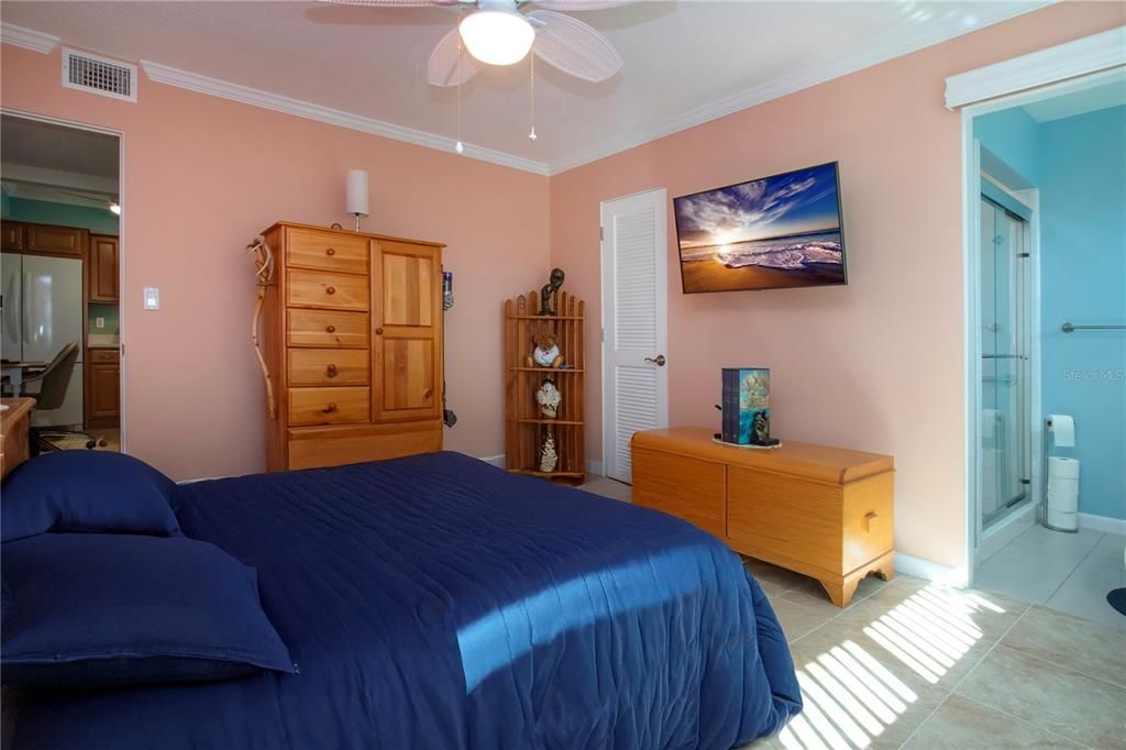 En Venta: $219,000 (2 camas, 2 baños, 1055 Pies cuadrados)