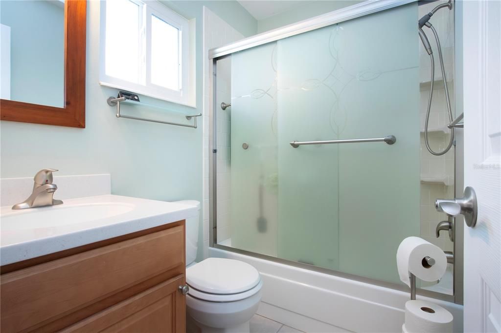 En Venta: $219,000 (2 camas, 2 baños, 1055 Pies cuadrados)