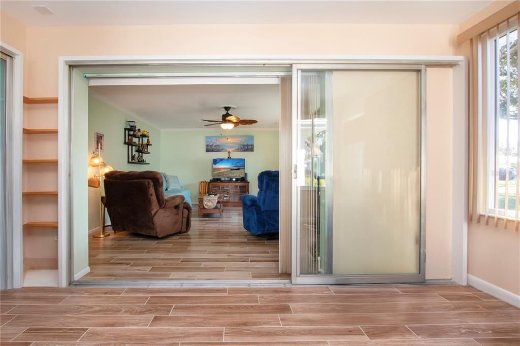 En Venta: $219,000 (2 camas, 2 baños, 1055 Pies cuadrados)