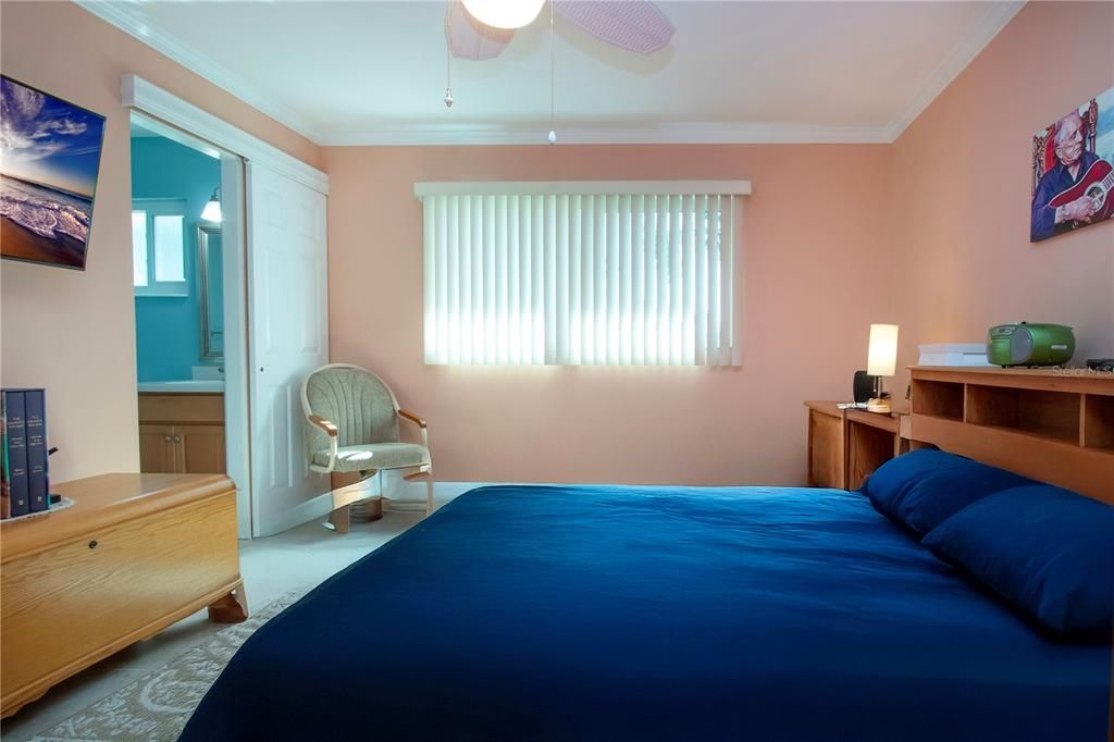 En Venta: $219,000 (2 camas, 2 baños, 1055 Pies cuadrados)