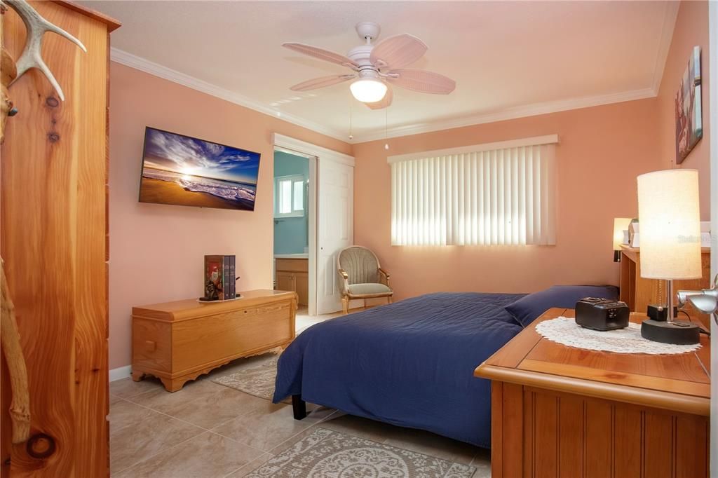 En Venta: $219,000 (2 camas, 2 baños, 1055 Pies cuadrados)