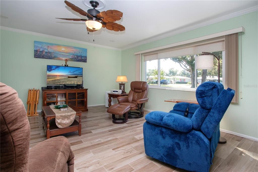 En Venta: $219,000 (2 camas, 2 baños, 1055 Pies cuadrados)