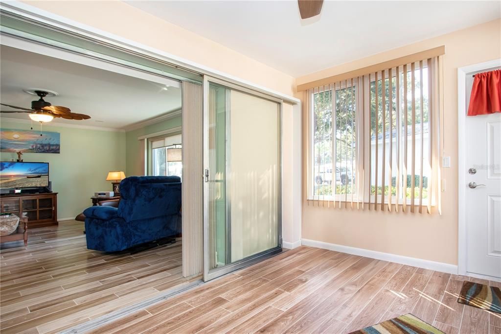 En Venta: $219,000 (2 camas, 2 baños, 1055 Pies cuadrados)