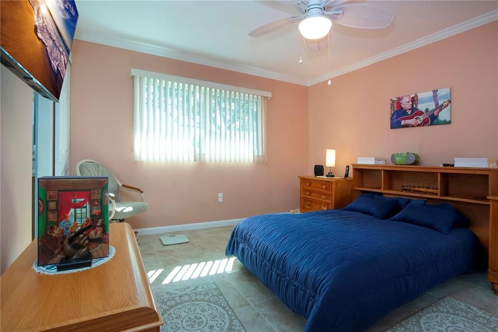 En Venta: $219,000 (2 camas, 2 baños, 1055 Pies cuadrados)