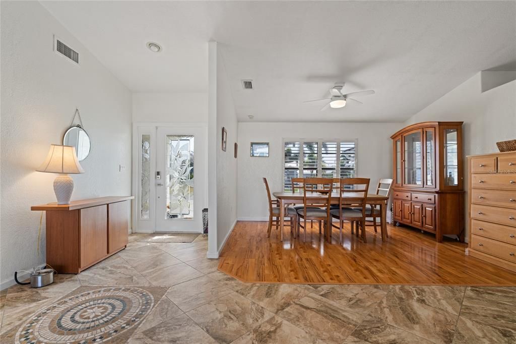 待售: $829,000 (4 贝兹, 3 浴室, 2857 平方英尺)