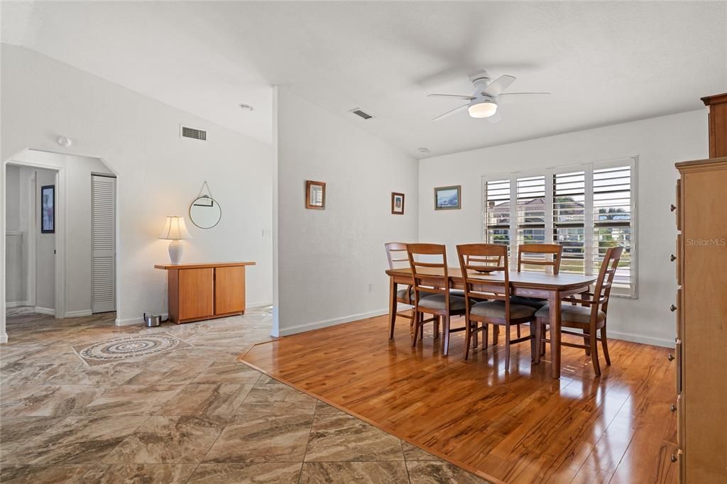 待售: $829,000 (4 贝兹, 3 浴室, 2857 平方英尺)