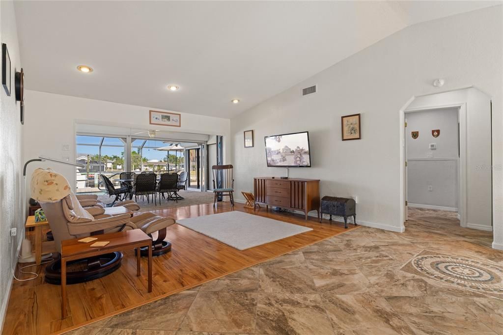 待售: $829,000 (4 贝兹, 3 浴室, 2857 平方英尺)