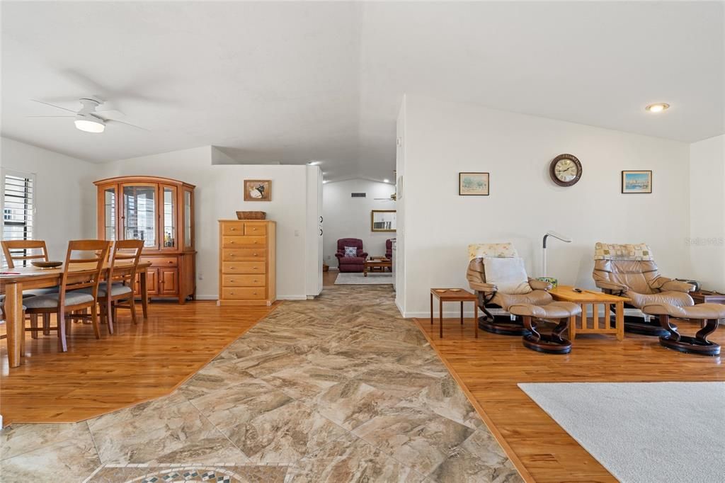 待售: $829,000 (4 贝兹, 3 浴室, 2857 平方英尺)