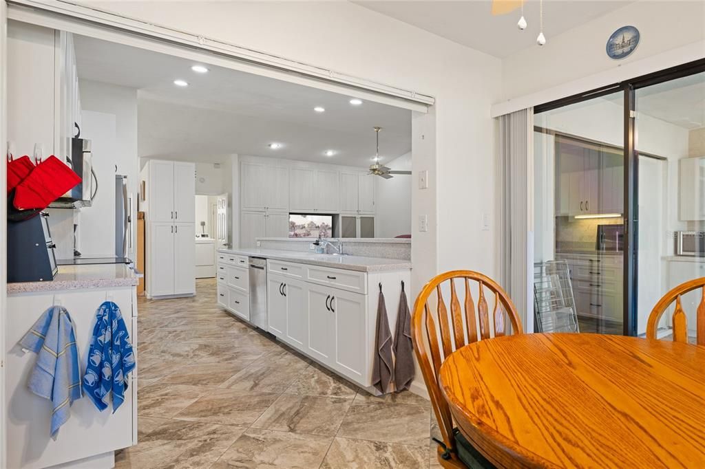 待售: $829,000 (4 贝兹, 3 浴室, 2857 平方英尺)