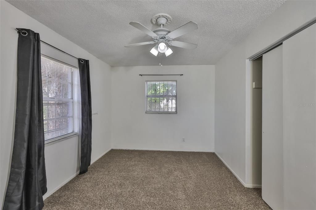 Под контрактом: $290,000 (4 спален, 2 ванн, 1442 Квадратных фут)