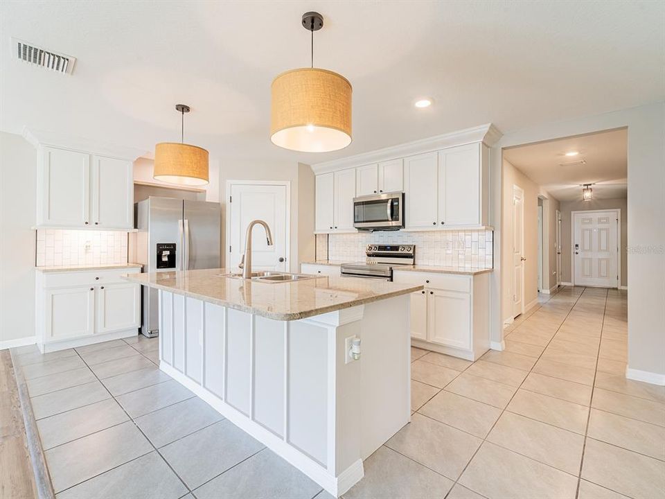 For Sale: $349,000 (4 beds, 2 baths, 1827 Square Feet)