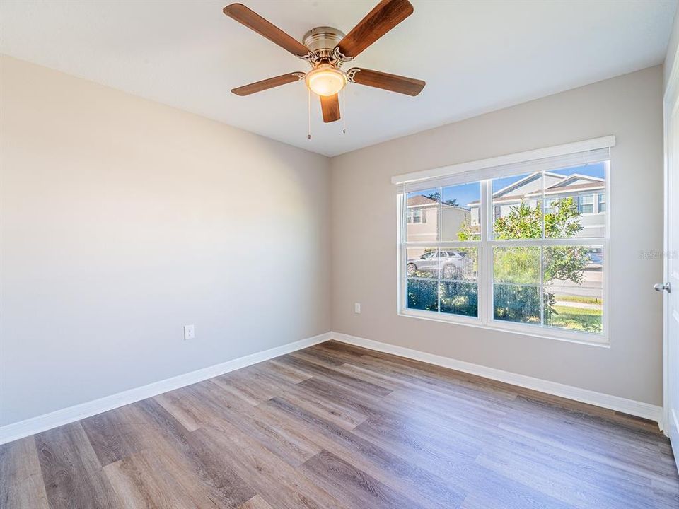 For Sale: $349,000 (4 beds, 2 baths, 1827 Square Feet)