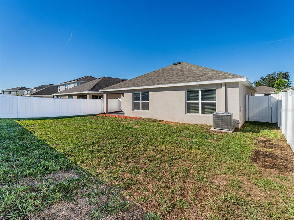 For Sale: $349,000 (4 beds, 2 baths, 1827 Square Feet)