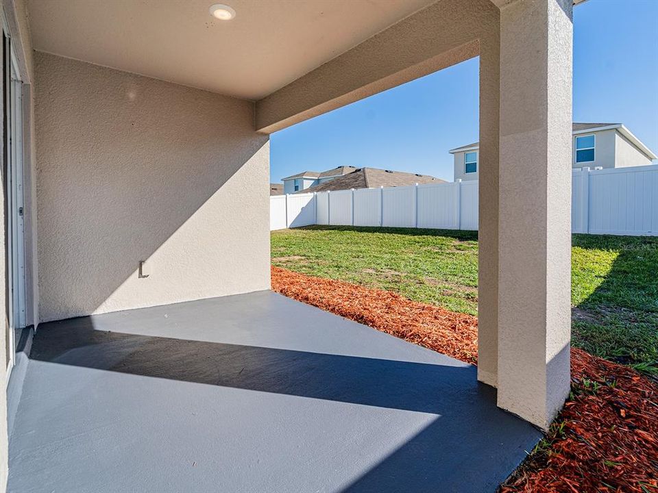 For Sale: $349,000 (4 beds, 2 baths, 1827 Square Feet)