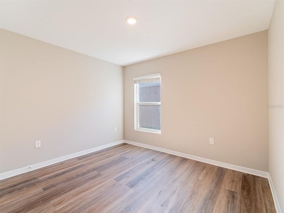 For Sale: $349,000 (4 beds, 2 baths, 1827 Square Feet)