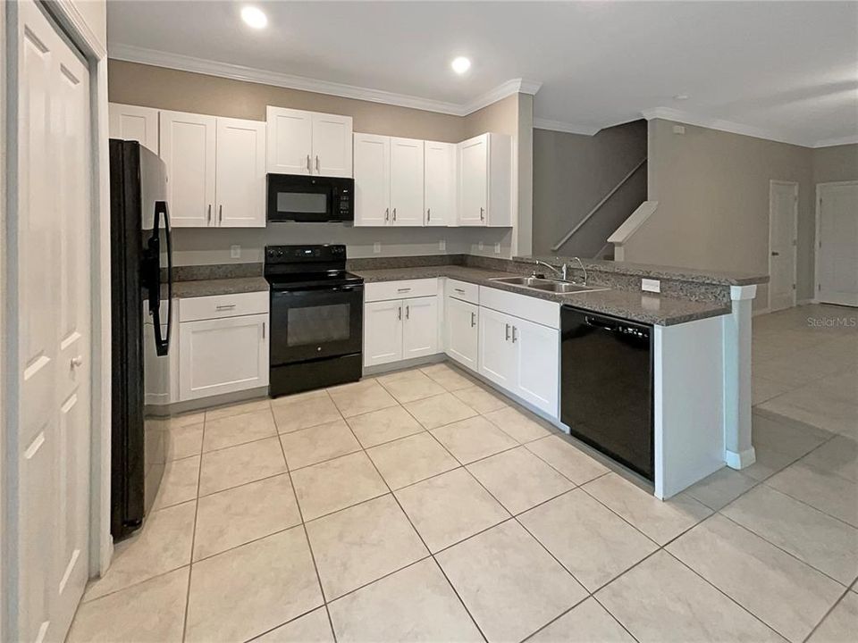 For Sale: $274,000 (3 beds, 2 baths, 1634 Square Feet)