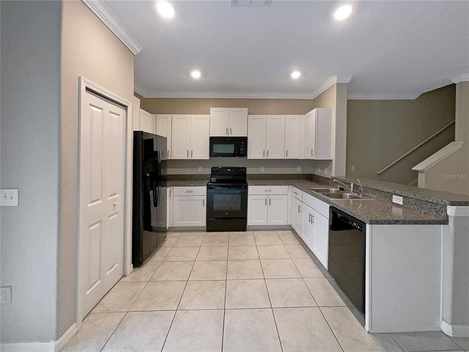 For Sale: $274,000 (3 beds, 2 baths, 1634 Square Feet)