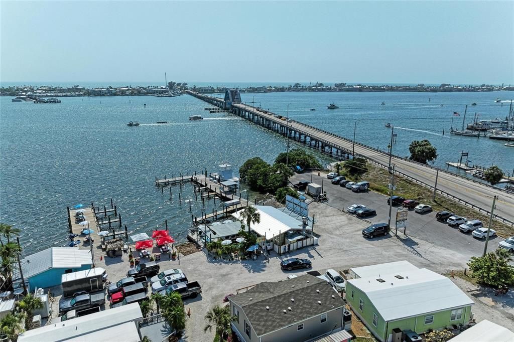 En Venta: $350,000 (2 camas, 2 baños, 864 Pies cuadrados)