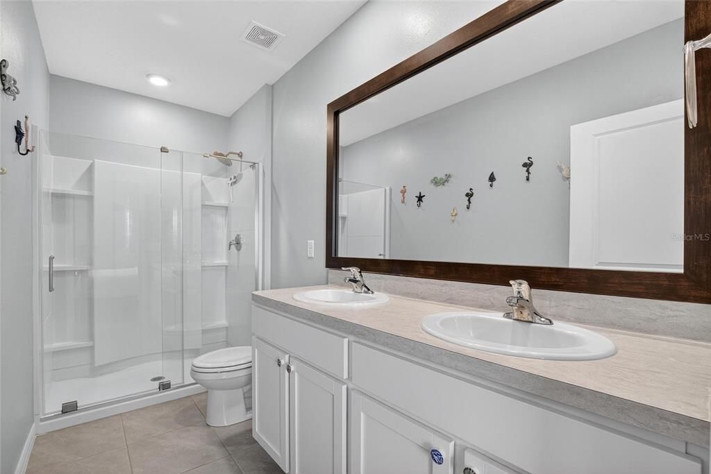 For Sale: $295,000 (3 beds, 2 baths, 1695 Square Feet)