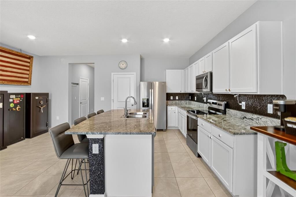 For Sale: $295,000 (3 beds, 2 baths, 1695 Square Feet)