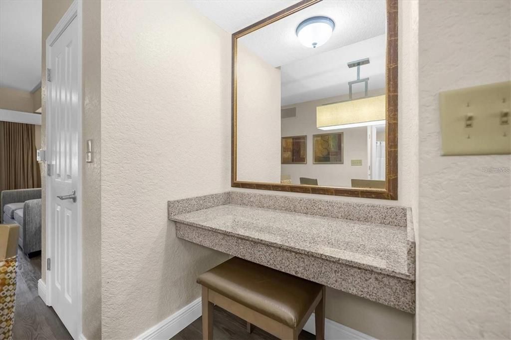 待售: $177,000 (2 贝兹, 2 浴室, 957 平方英尺)