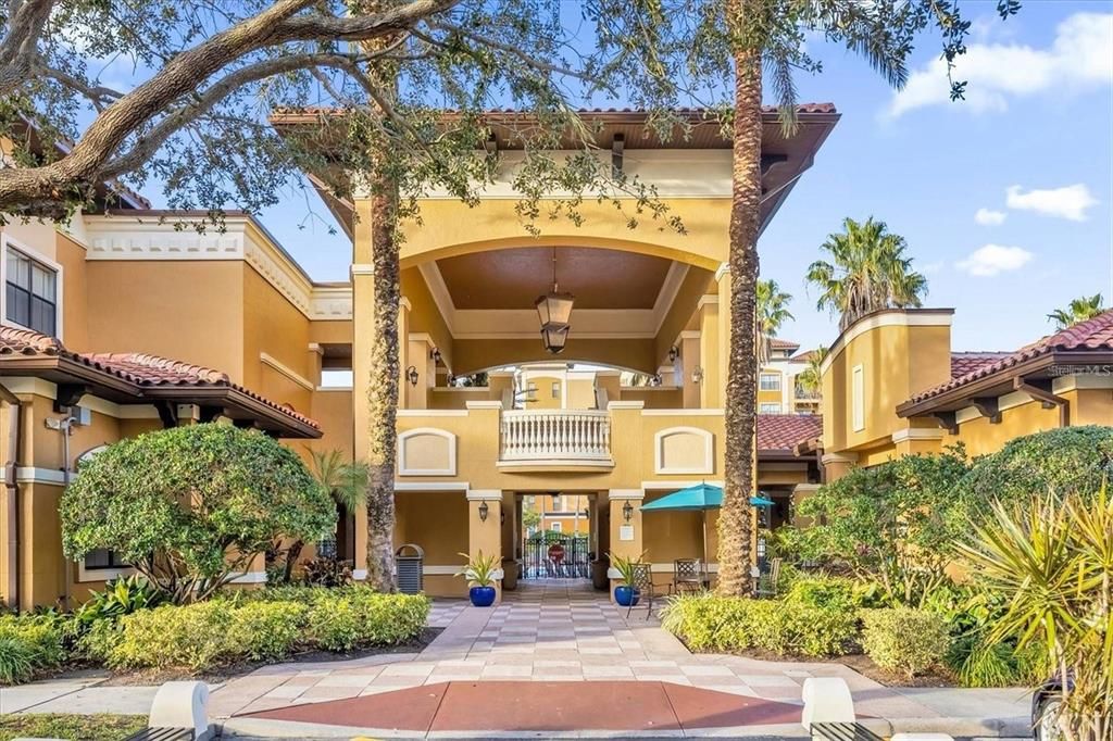 待售: $177,000 (2 贝兹, 2 浴室, 957 平方英尺)