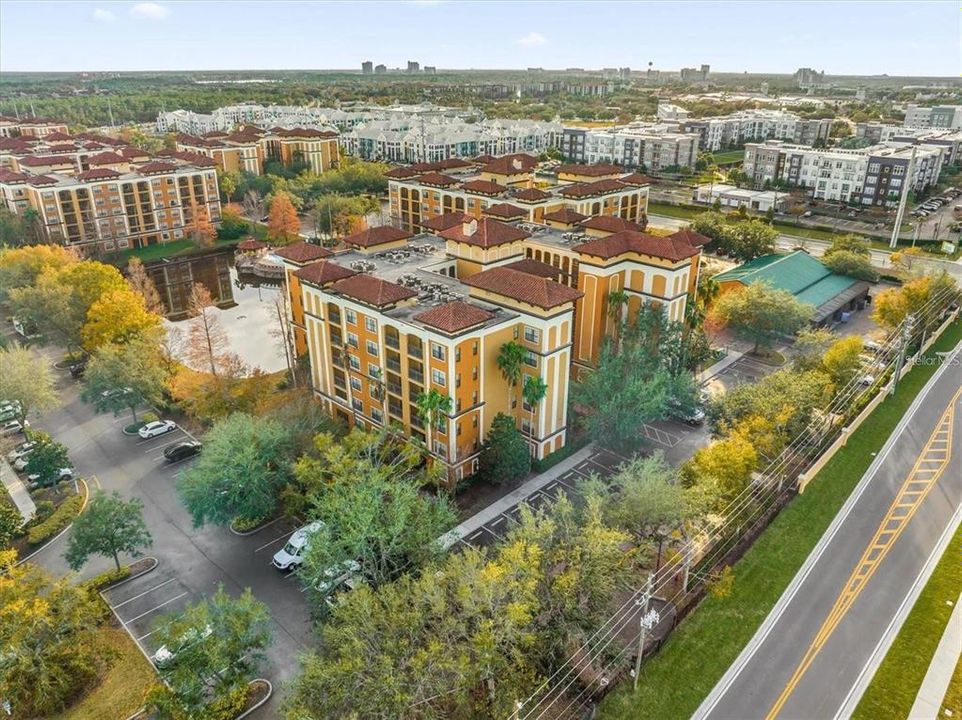 待售: $177,000 (2 贝兹, 2 浴室, 957 平方英尺)