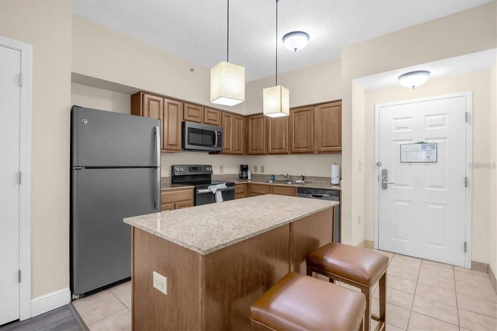 待售: $177,000 (2 贝兹, 2 浴室, 957 平方英尺)