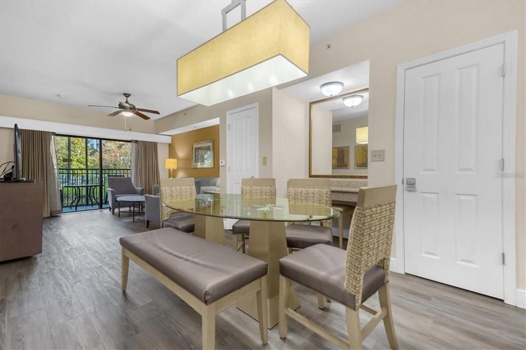 待售: $177,000 (2 贝兹, 2 浴室, 957 平方英尺)