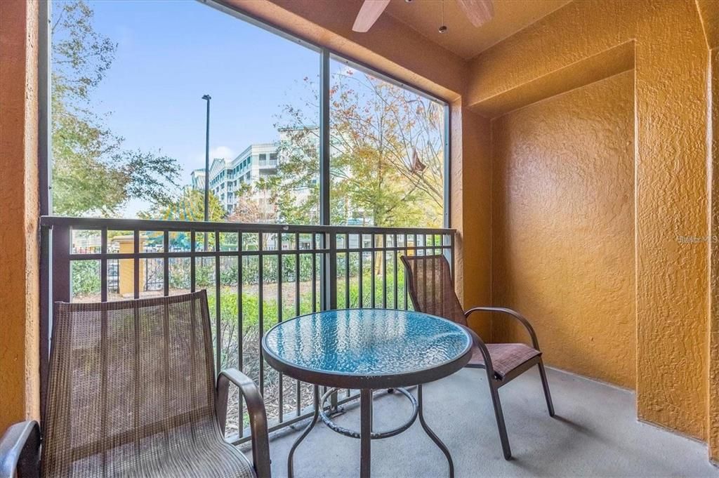 待售: $177,000 (2 贝兹, 2 浴室, 957 平方英尺)