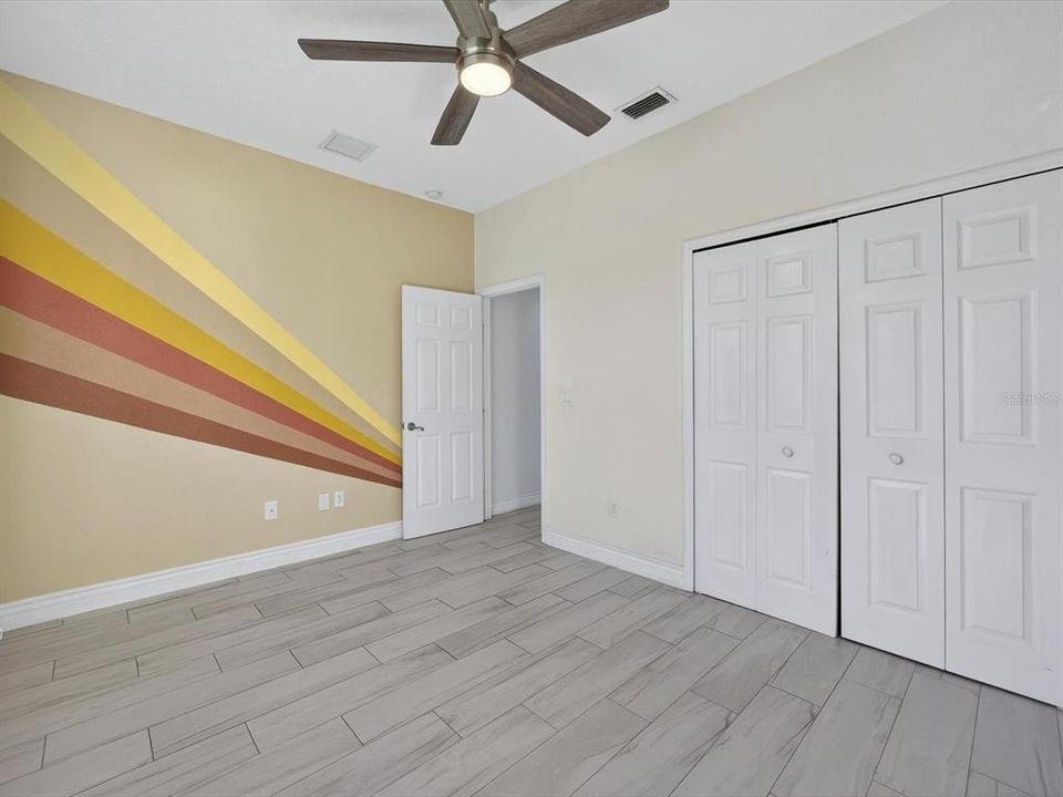 Под контрактом: $445,000 (3 спален, 2 ванн, 1942 Квадратных фут)