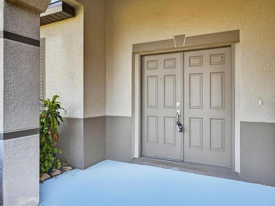 Под контрактом: $445,000 (3 спален, 2 ванн, 1942 Квадратных фут)