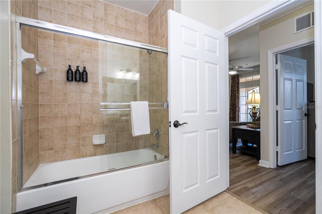 For Sale: $249,999 (3 beds, 2 baths, 1244 Square Feet)