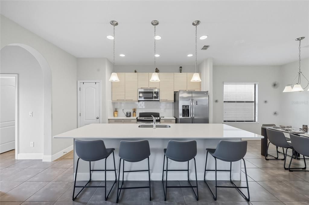 For Rent: $2,800 (4 beds, 4 baths, 2537 Square Feet)