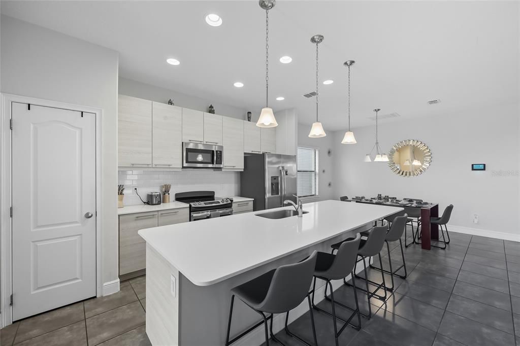 For Rent: $2,800 (4 beds, 4 baths, 2537 Square Feet)