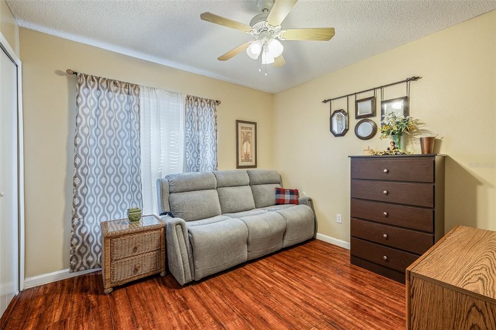 For Sale: $275,000 (3 beds, 2 baths, 1177 Square Feet)