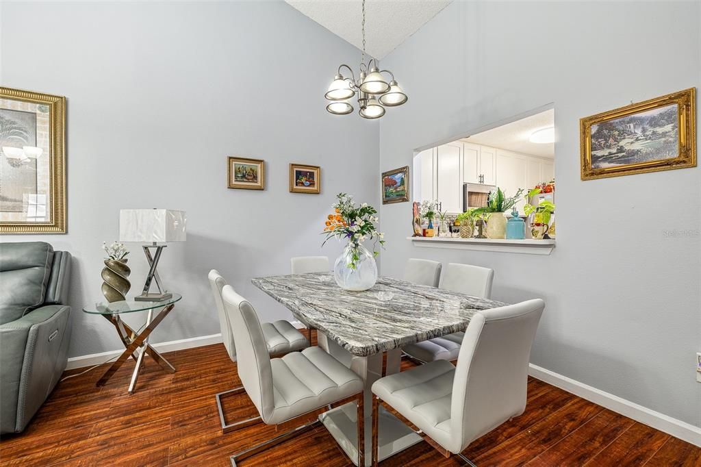 For Sale: $275,000 (3 beds, 2 baths, 1177 Square Feet)