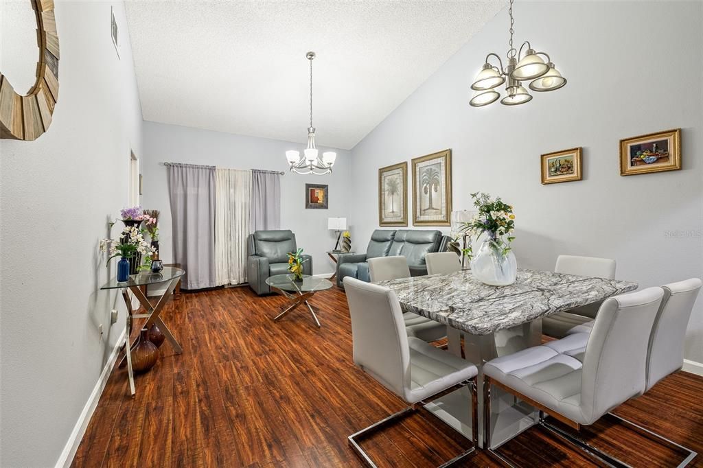 For Sale: $275,000 (3 beds, 2 baths, 1177 Square Feet)