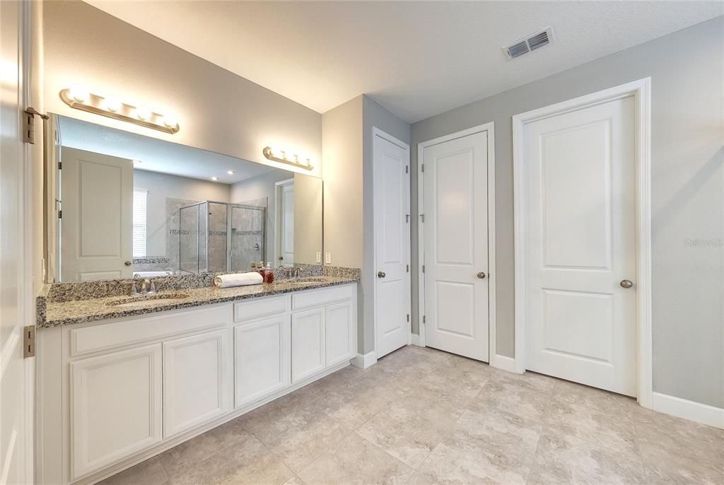 For Sale: $569,000 (4 beds, 3 baths, 2727 Square Feet)