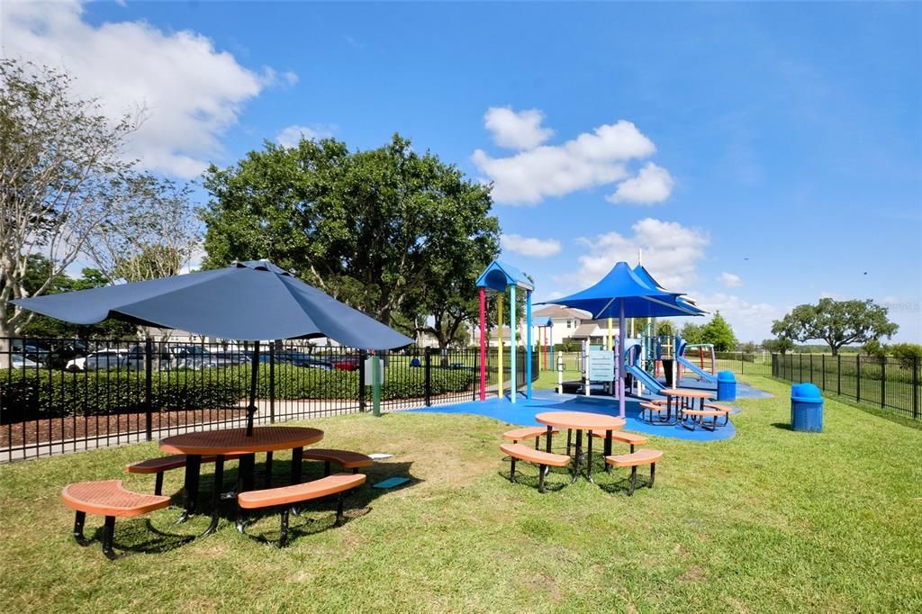 For Sale: $569,000 (4 beds, 3 baths, 2727 Square Feet)