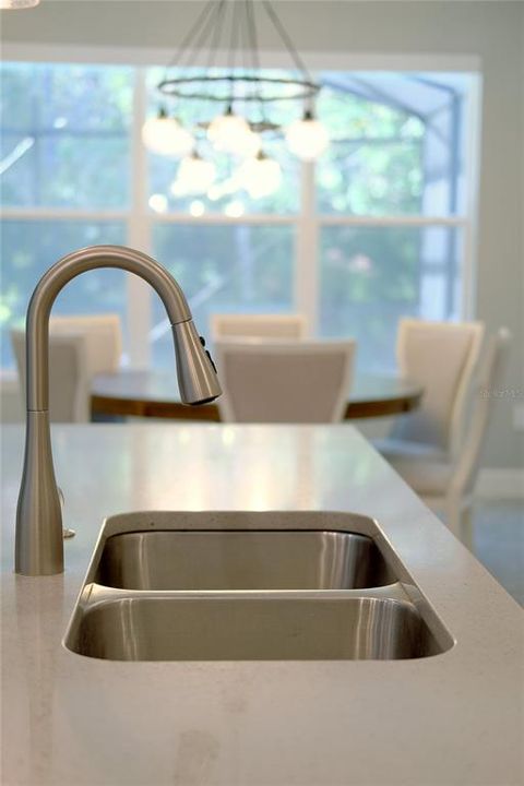 For Sale: $569,000 (4 beds, 3 baths, 2727 Square Feet)