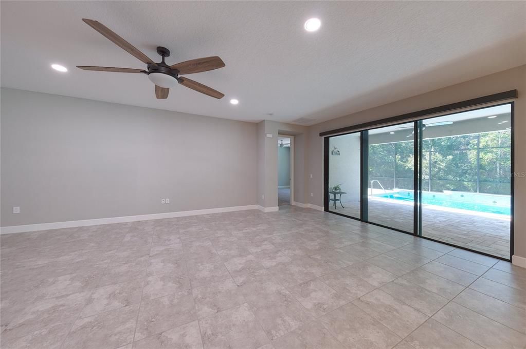 For Sale: $569,000 (4 beds, 3 baths, 2727 Square Feet)