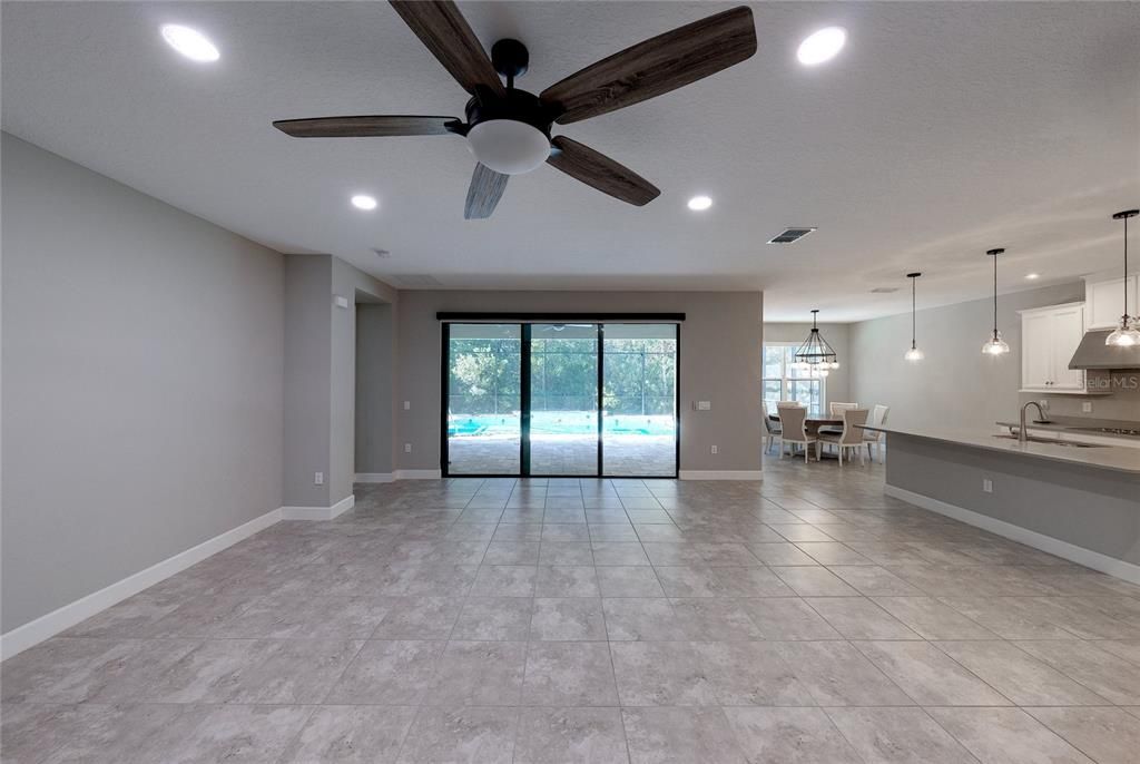 For Sale: $569,000 (4 beds, 3 baths, 2727 Square Feet)