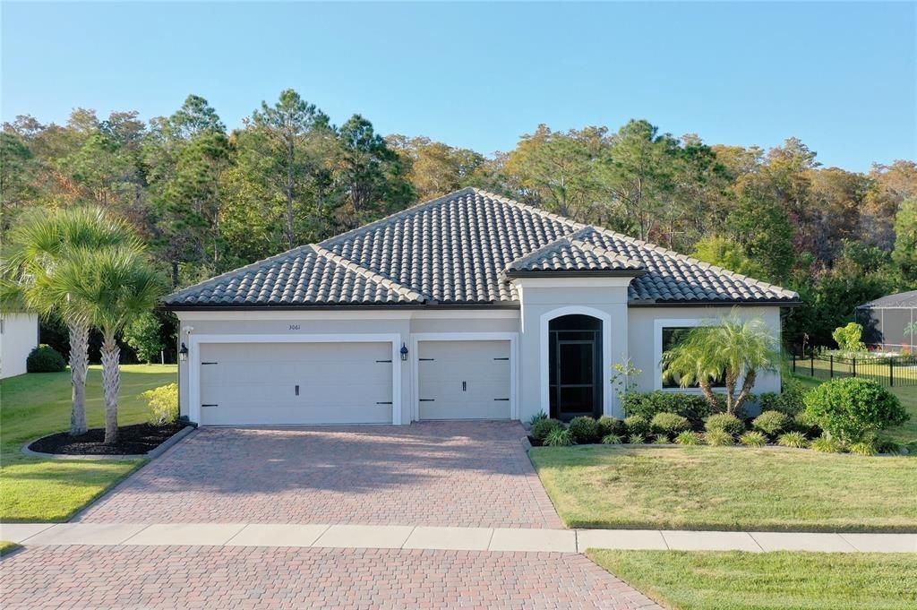 For Sale: $569,000 (4 beds, 3 baths, 2727 Square Feet)