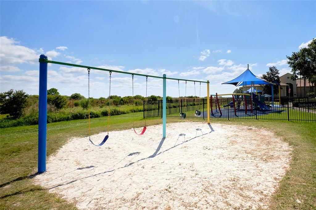 For Sale: $569,000 (4 beds, 3 baths, 2727 Square Feet)