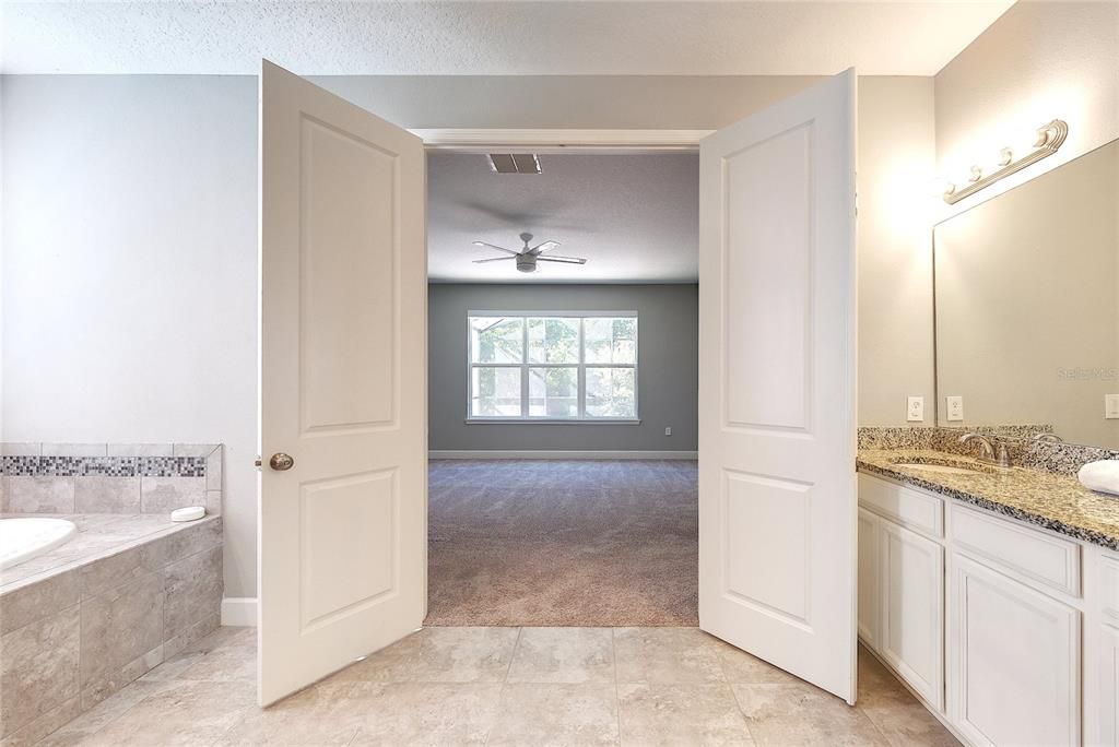 For Sale: $569,000 (4 beds, 3 baths, 2727 Square Feet)