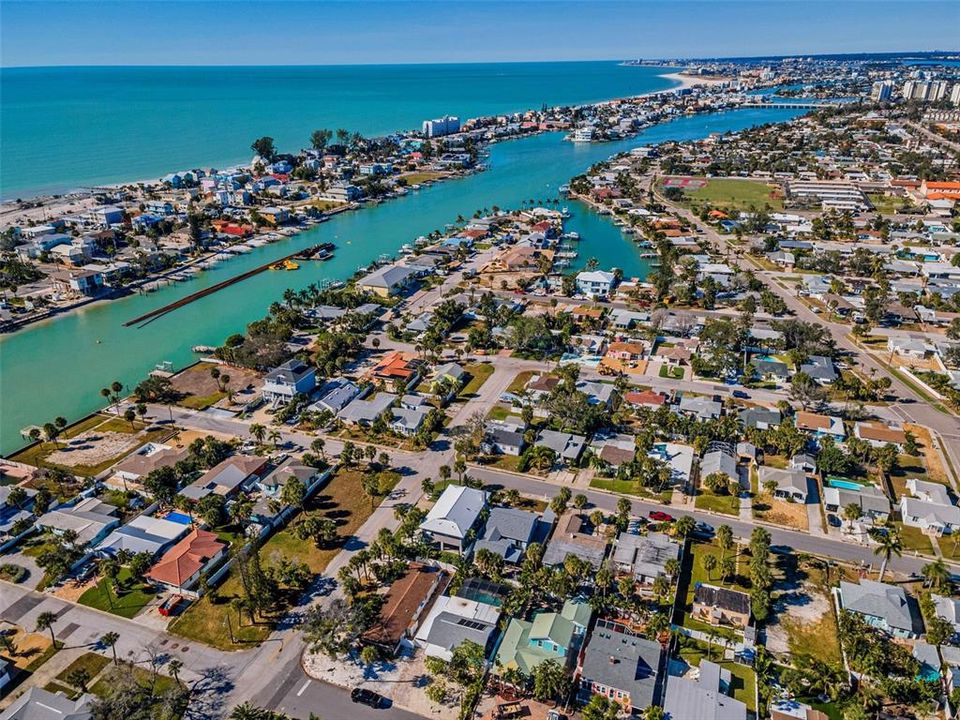 На продажу: $624,900 (3 спален, 2 ванн, 1114 Квадратных фут)