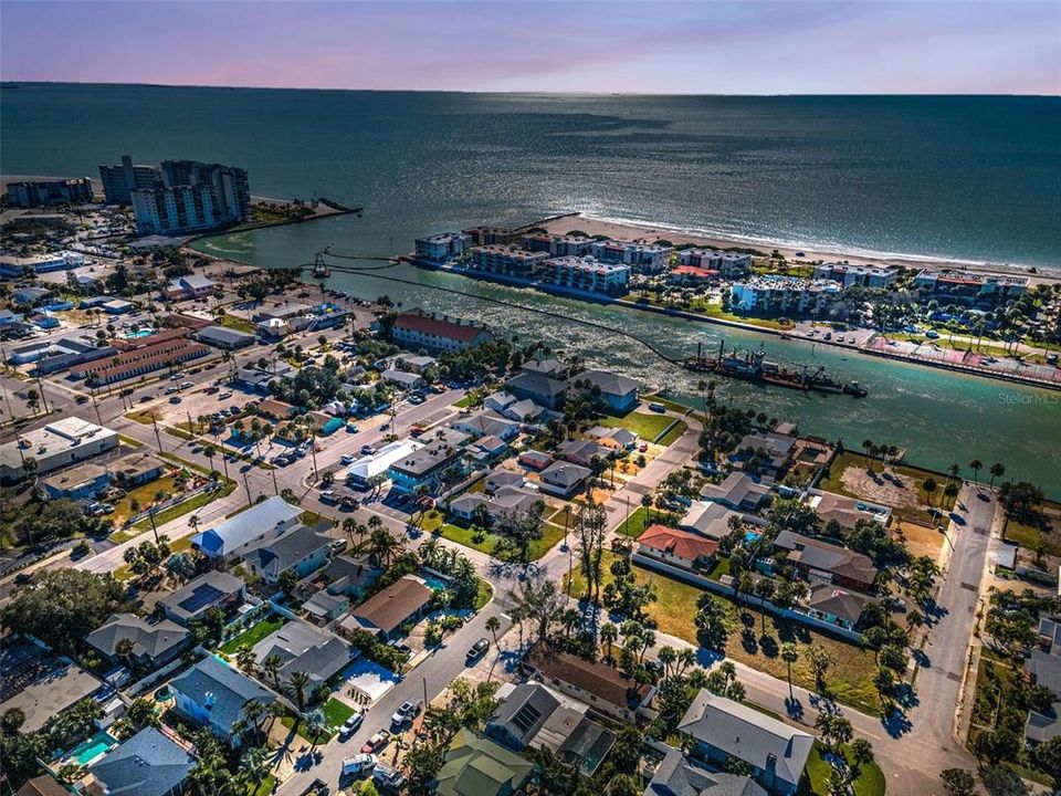 На продажу: $624,900 (3 спален, 2 ванн, 1114 Квадратных фут)