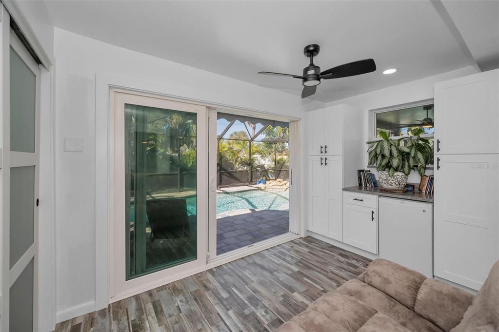 На продажу: $624,900 (3 спален, 2 ванн, 1114 Квадратных фут)