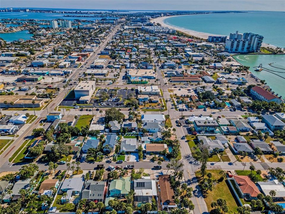 На продажу: $624,900 (3 спален, 2 ванн, 1114 Квадратных фут)